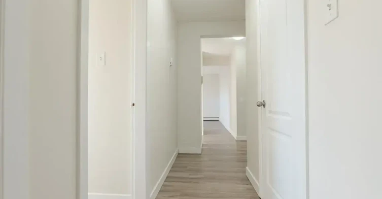 18-10620 107 Street NW, Edmonton, AB, T5H 2Y7 - 24