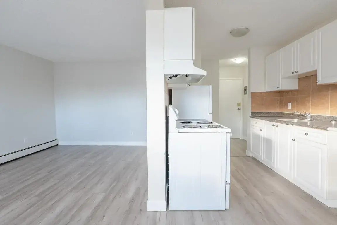 18-10620 107 Street NW, Edmonton, AB, T5H 2Y7 - 15