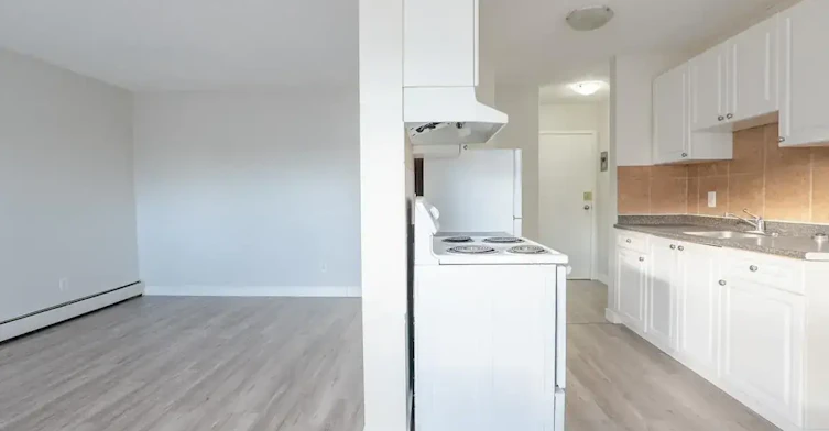18-10620 107 Street NW, Edmonton, AB, T5H 2Y7 - 15