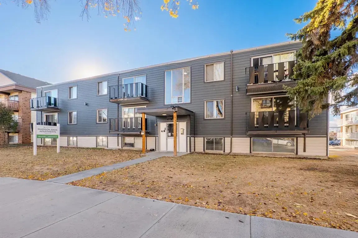 18-10620 107 Street NW, Edmonton, AB, T5H 2Y7 - 31