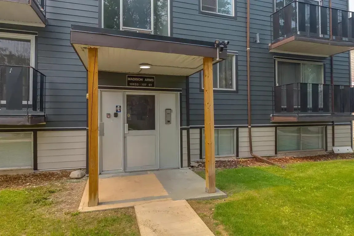 18-10620 107 Street NW, Edmonton, AB, T5H 2Y7 - 34