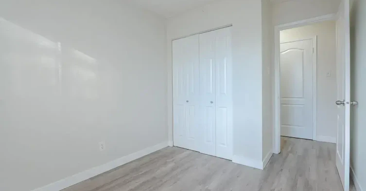 18-10620 107 Street NW, Edmonton, AB, T5H 2Y7 - 20