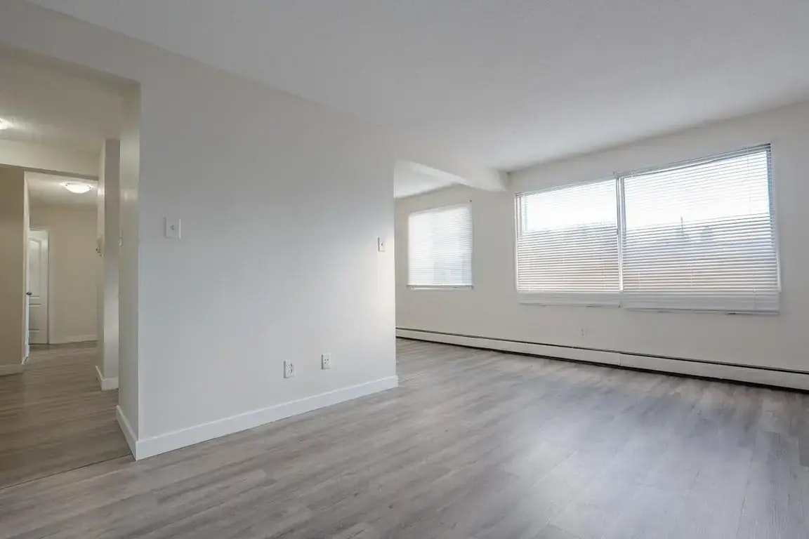 18-10620 107 Street NW, Edmonton, AB, T5H 2Y7 - 12