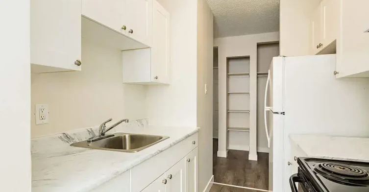 202-12025 82 Street NW, Edmonton, AB, T5B 2W5 - 7