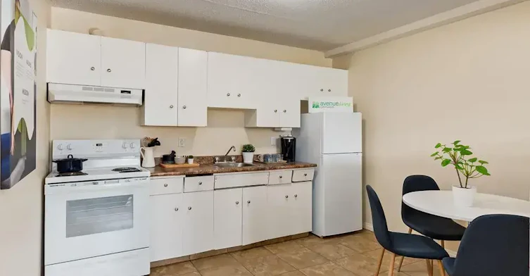 202-12025 82 Street NW, Edmonton, AB, T5B 2W5 - 11
