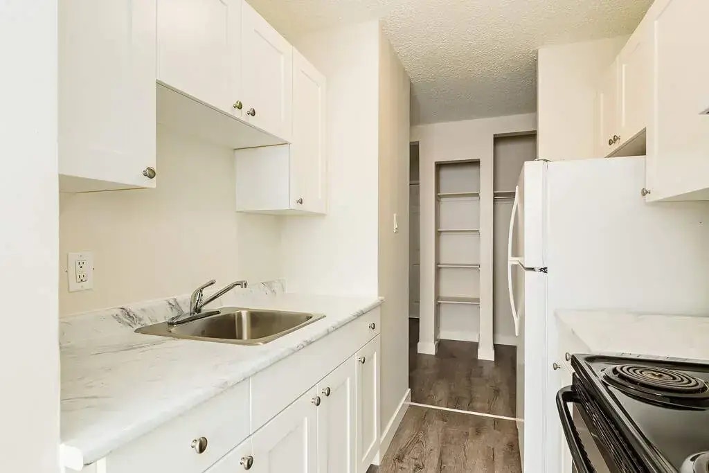 202-12025 82 Street NW, Edmonton, AB, T5B 2W5 - 7