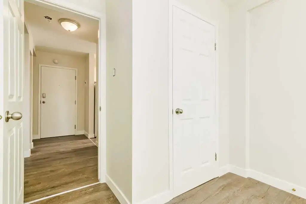 202-12025 82 Street NW, Edmonton, AB, T5B 2W5 - 9