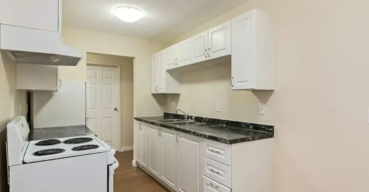 303-97 Carswell Road SE, Medicine Hat, AB, T1B 1M2 - 5