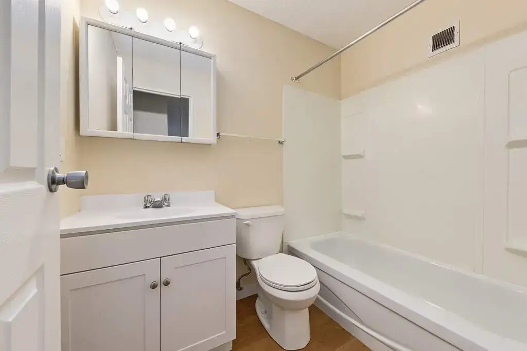 303-97 Carswell Road SE, Medicine Hat, AB, T1B 1M2 - 6