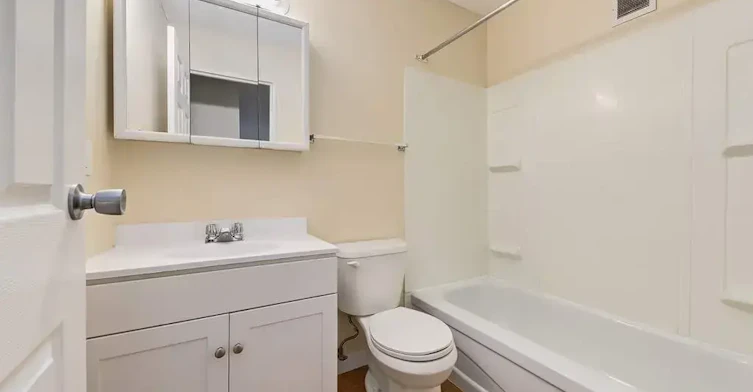 208-97 Carswell Road SE, Medicine Hat, AB, T1B 1M2 - 6