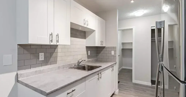 203-2291 Southview Drive SE, Medicine Hat, AB, T1B 1R5 - 4