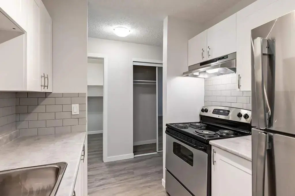 301-2291 Southview Drive SE, Medicine Hat, AB, T1B 1R5 - 3