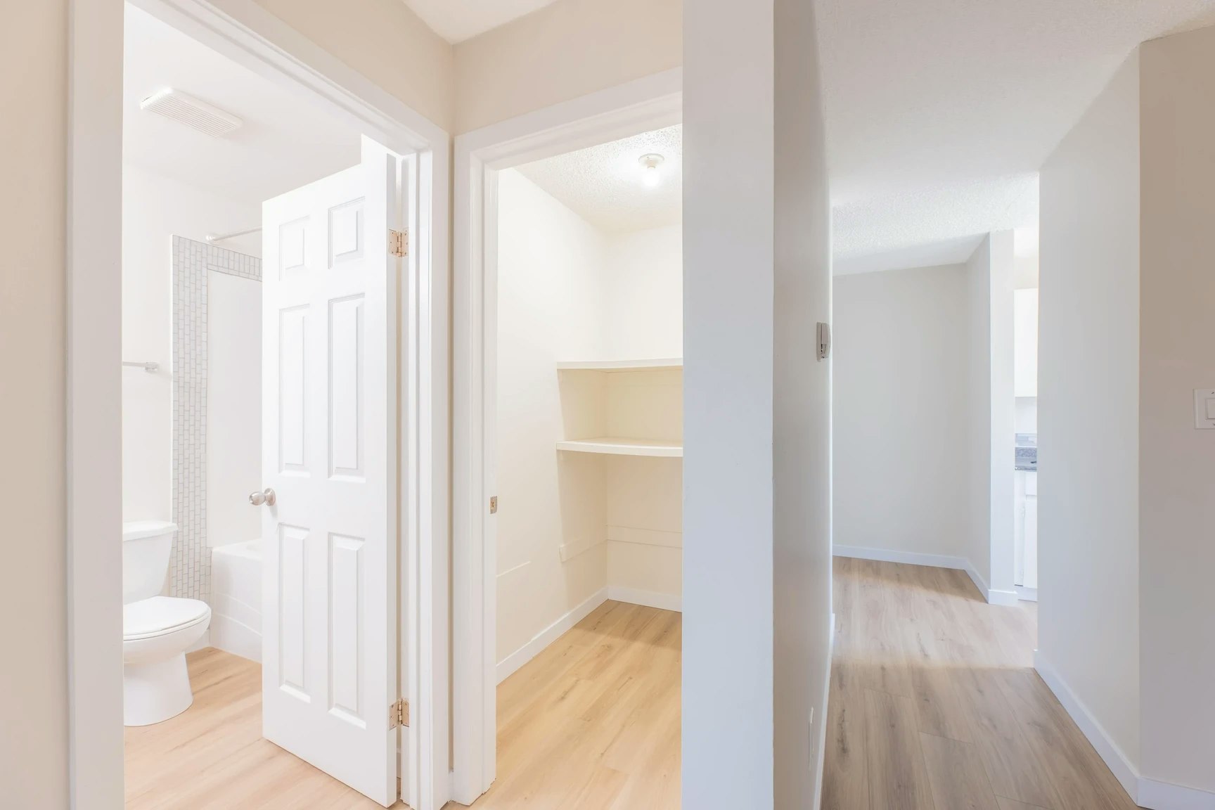 206-11820 88 Street, Edmonton, AB, T5B 3R8 - 12