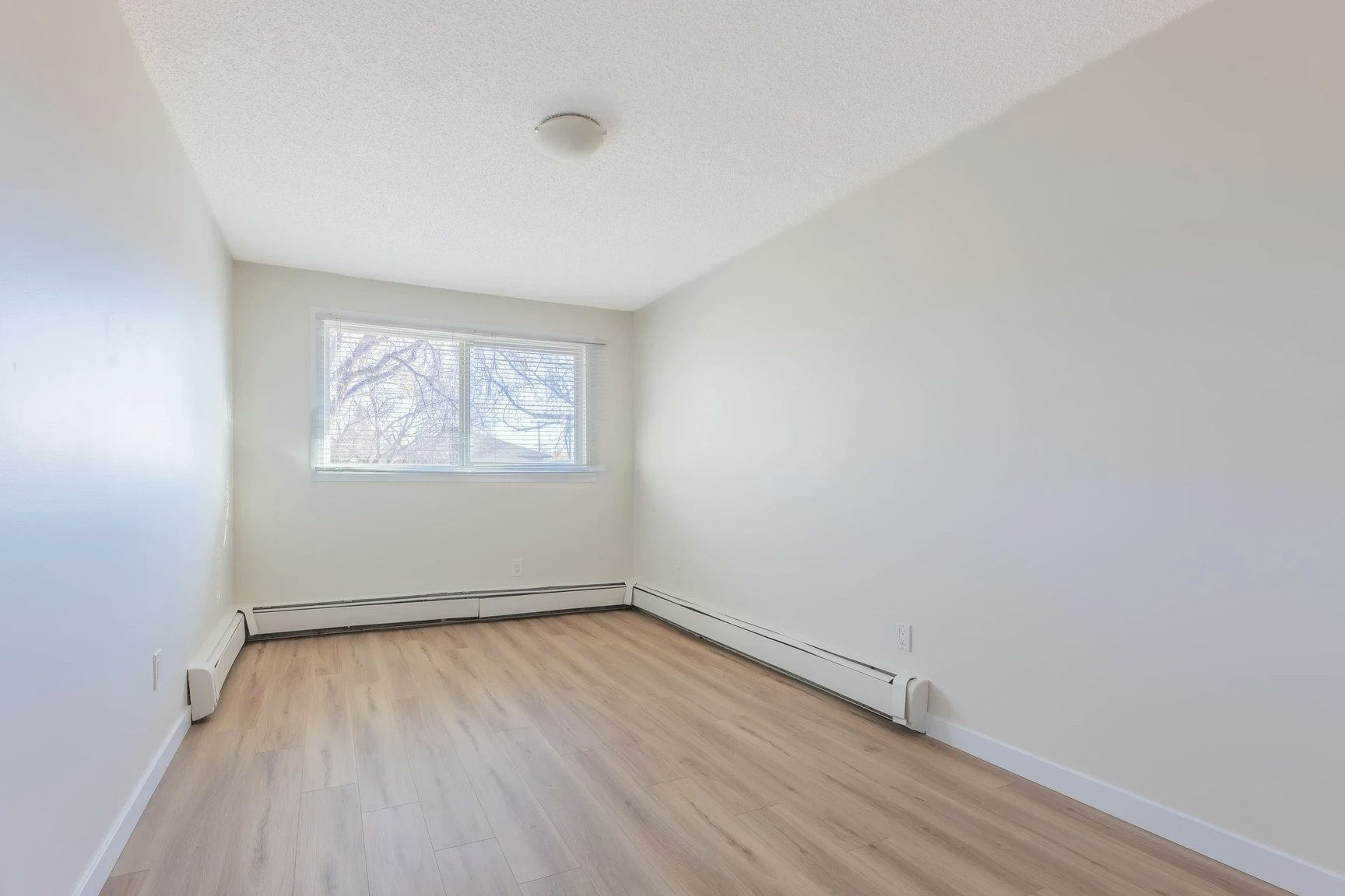 206-11820 88 Street, Edmonton, AB, T5B 3R8 - 10