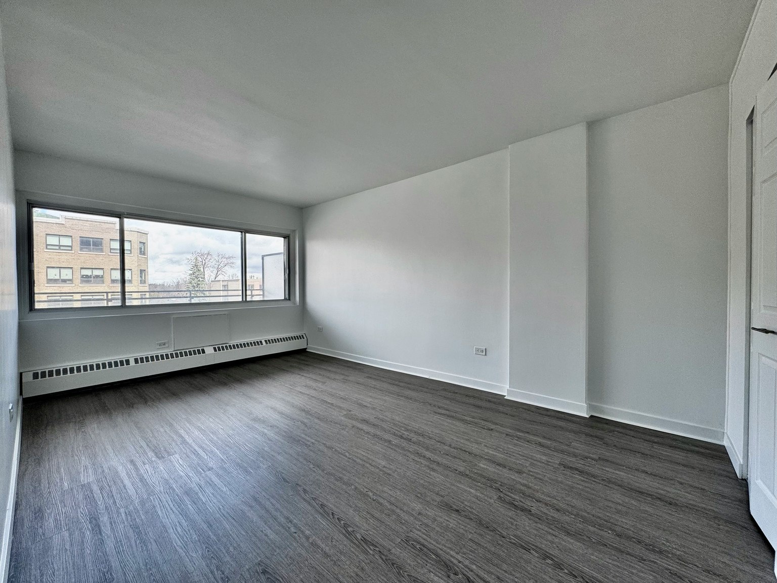 215-1150 Côte Vertu, Montréal, QC, H4L 1Y5 - 3