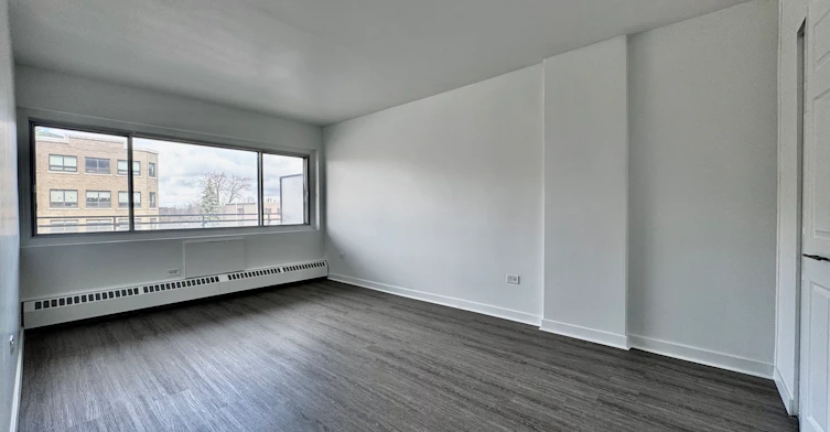 215-1150 Côte Vertu, Montréal, QC, H4L 1Y5 - 3