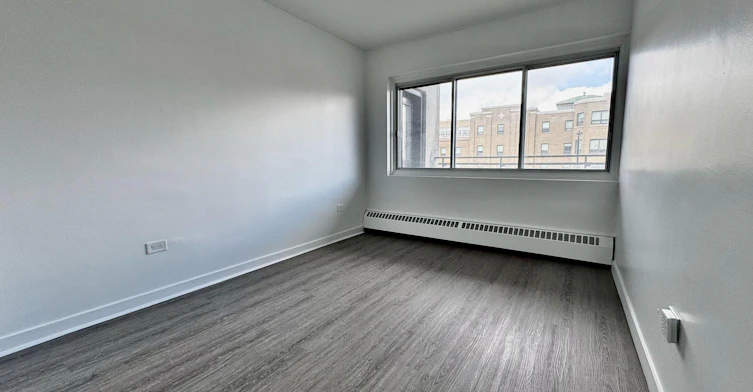 302-1150 Côte Vertu, Montréal, QC, H4L 1Y5 - 4