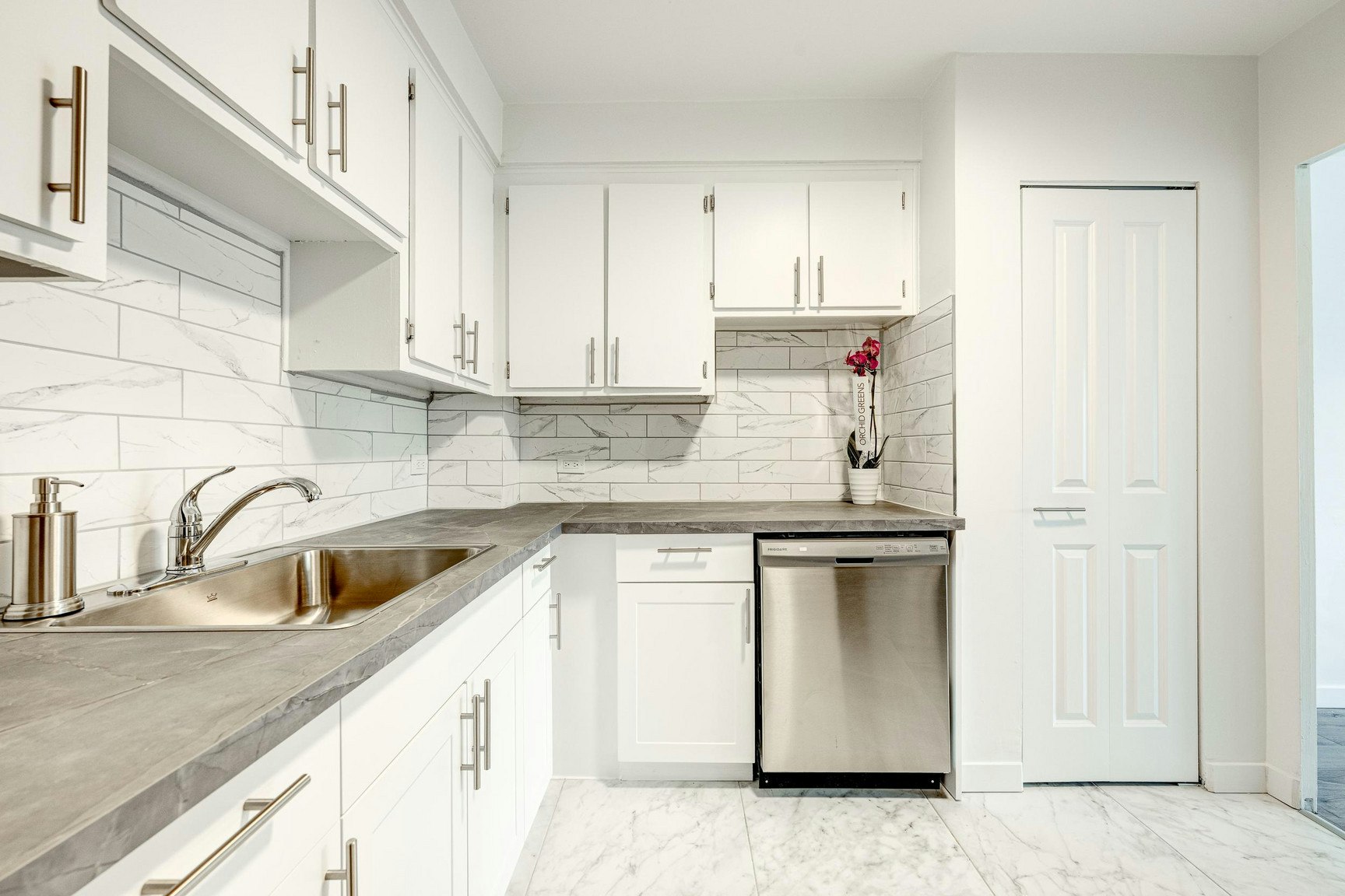 603/604-1150 Côte Vertu, Montréal, QC, H4L 1Y5