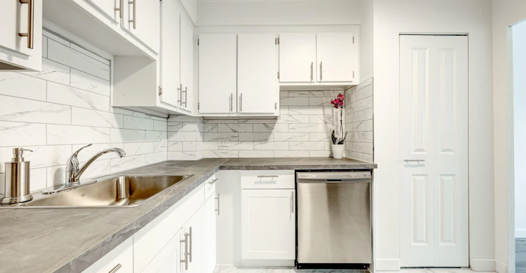 603/604-1150 Côte Vertu, Montréal, QC, H4L 1Y5