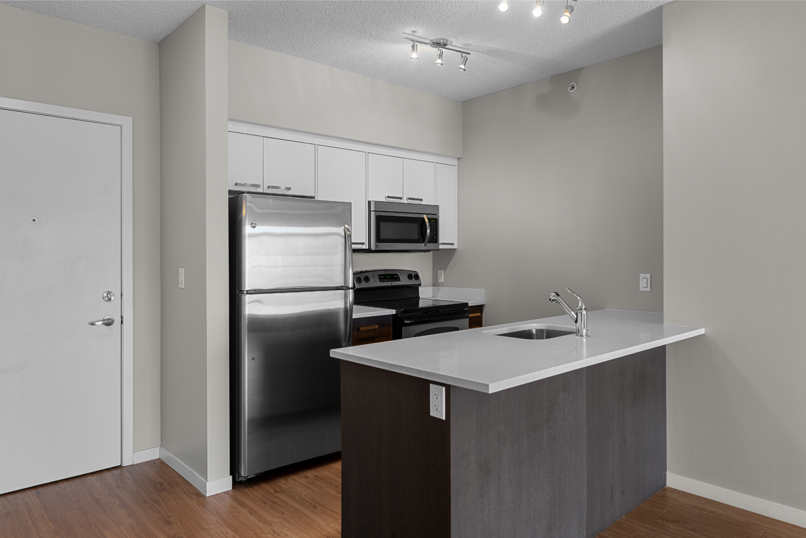 2109-104 Mackenzie Way SW, Airdrie, AB, T4B 0L3 - 11