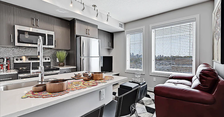 0325-1528 16 Avenue NW, Calgary, AB, T2M 0L5 - 3