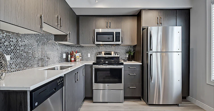 0325-1528 16 Avenue NW, Calgary, AB, T2M 0L5 - 10
