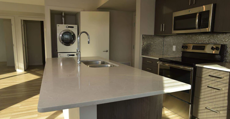 0325-1528 16 Avenue NW, Calgary, AB, T2M 0L5 - 15