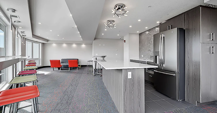 0218-1528 16 Avenue NW, Calgary, AB, T2M 0L5 - 16