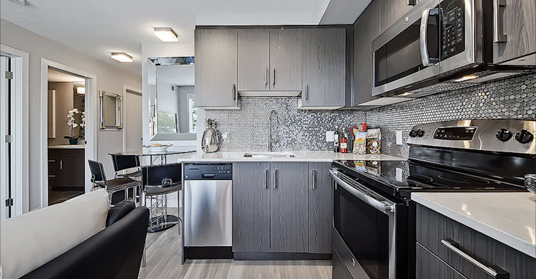 0218-1528 16 Avenue NW, Calgary, AB, T2M 0L5 - 7