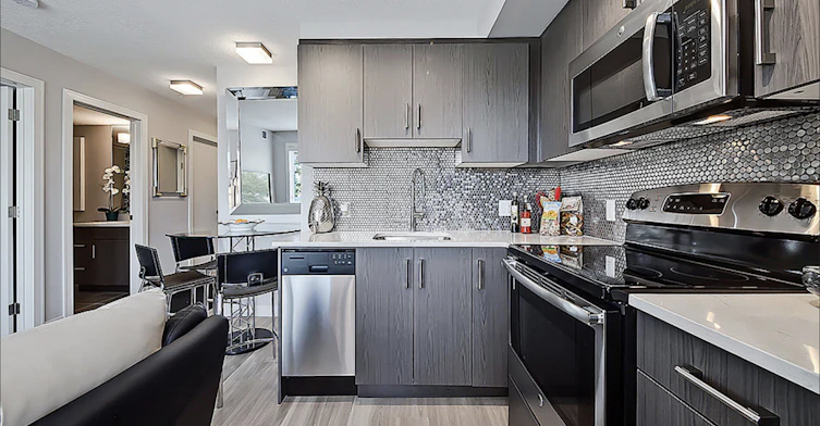 0523-1528 16 Avenue NW, Calgary, AB, T2M 0L5 - 7