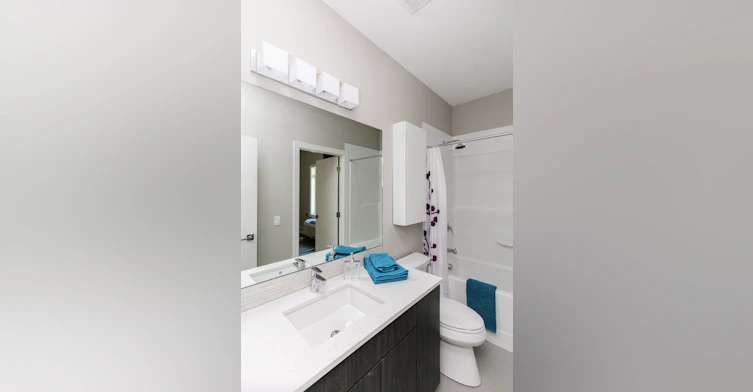 0404-2110 Centre Street N, Calgary, AB, T2E 2T3 - 9