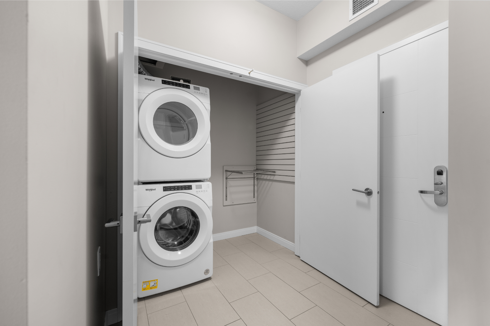 0404-2110 Centre Street N, Calgary, AB, T2E 2T3 - 12