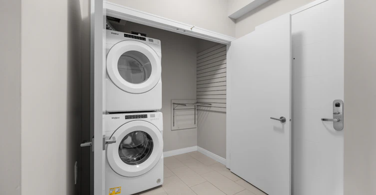 0404-2110 Centre Street N, Calgary, AB, T2E 2T3 - 12