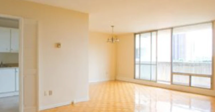 9 Crescent Place, Toronto, ON, M4C 5L8 - 4