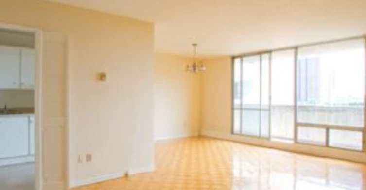 9 Crescent Place, Toronto, ON, M4C 5L8 - 6