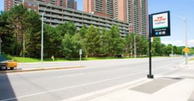 9 Crescent Place, Toronto, ON, M4C 5L8