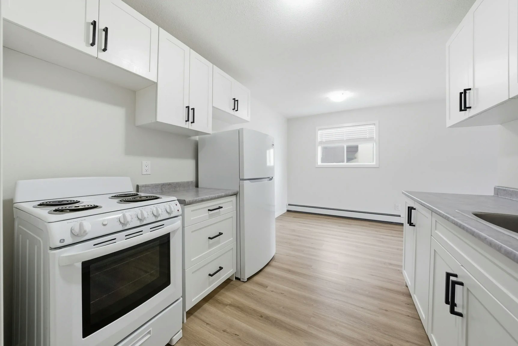 401-208 V Avenue South, Saskatoon, SK, S7M 3E3 - 2