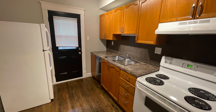 2-190 Stanley Avenue, Ottawa, ON, K1M 1P3 - 3
