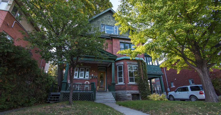 B-25 Aylmer Avenue, Ottawa, ON, K1S 2W8