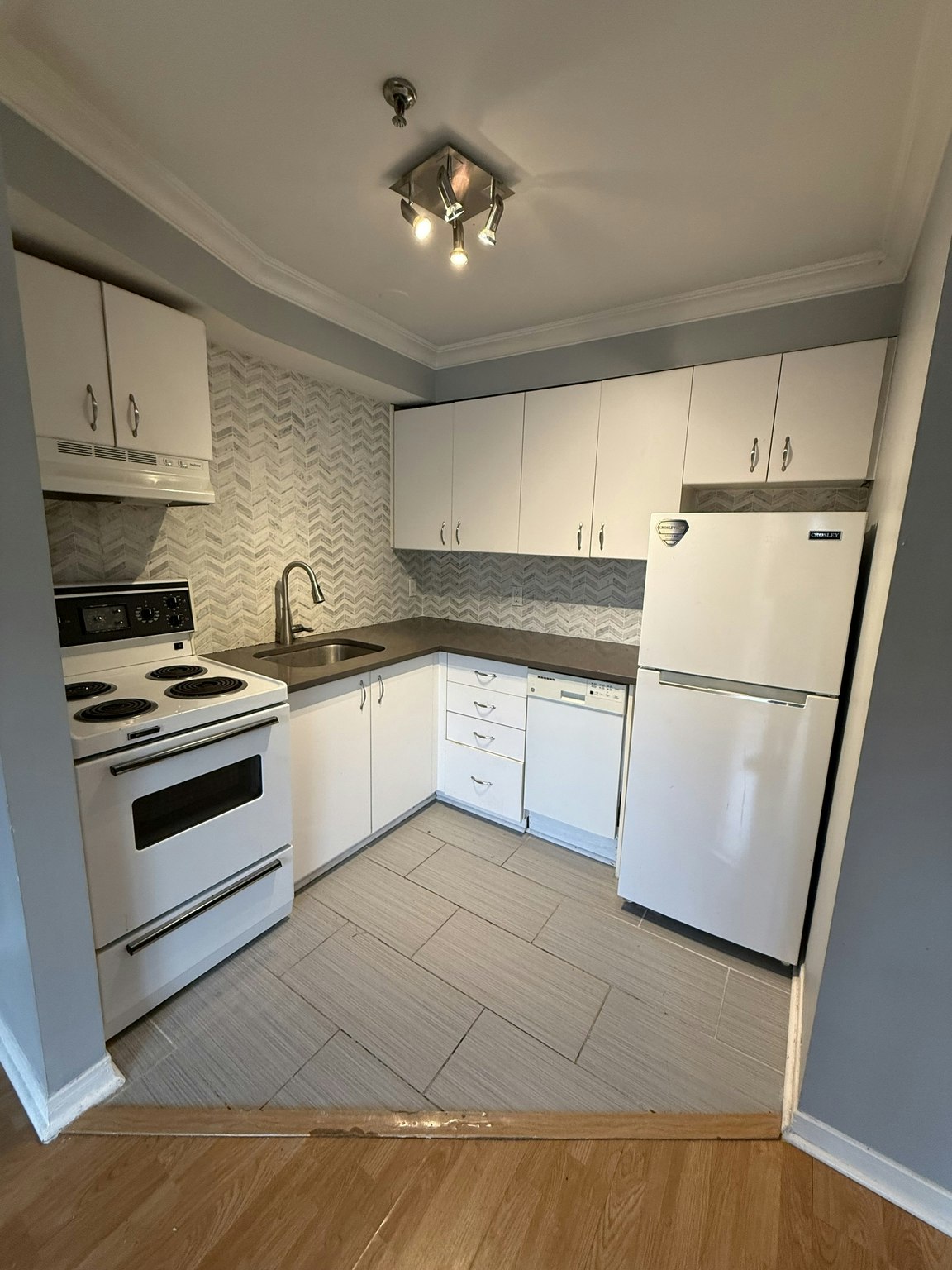308-188 Waverley Street, Ottawa, ON, K2P 0V6 - 5