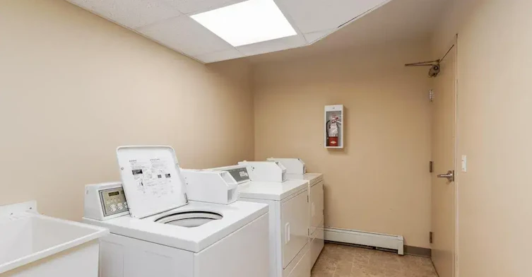 108-672 College Drive SE, Medicine Hat, AB, T1A 7R5 - 10