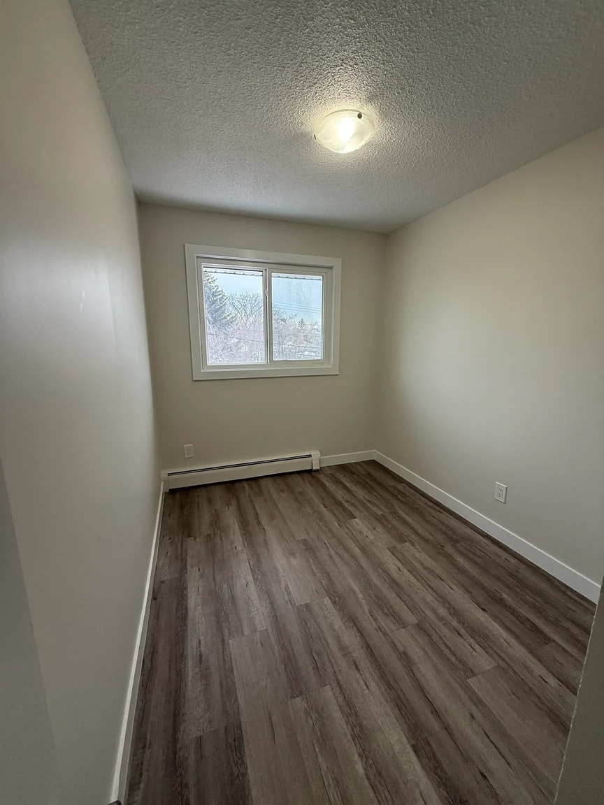 08-11707 80 Street, Edmonton, AB, T5B 2N4 - 32