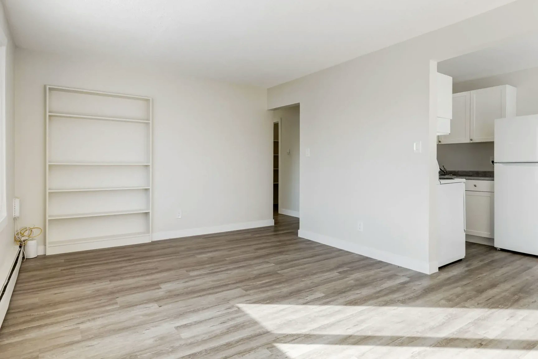 08-11707 80 Street, Edmonton, AB, T5B 2N4 - 4