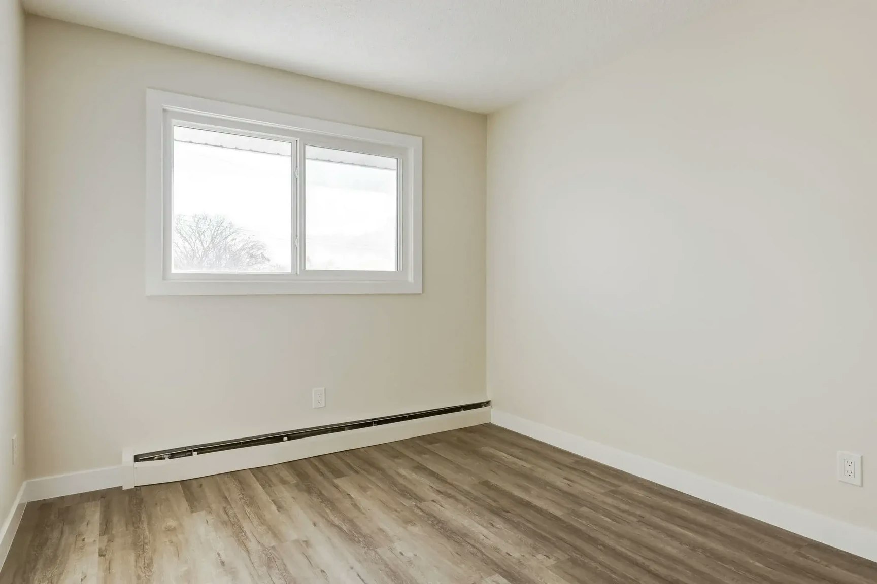 08-11707 80 Street, Edmonton, AB, T5B 2N4 - 15