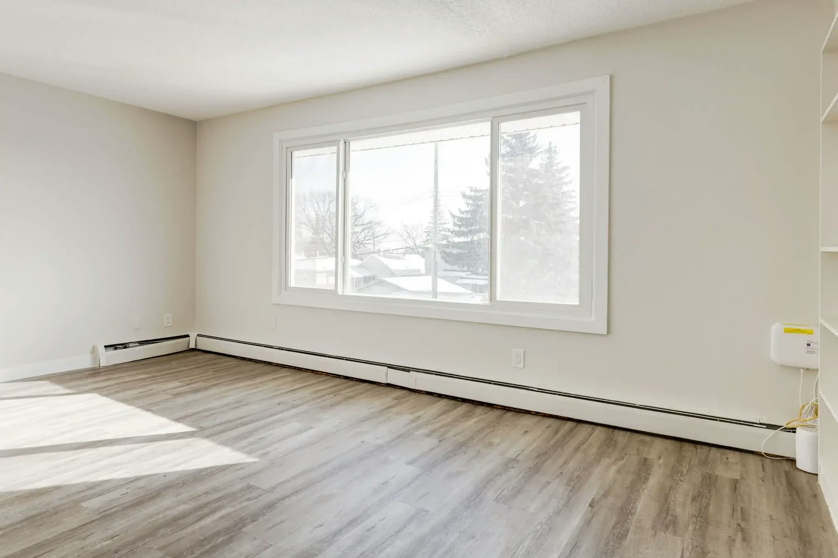 08-11707 80 Street, Edmonton, AB, T5B 2N4 - 2