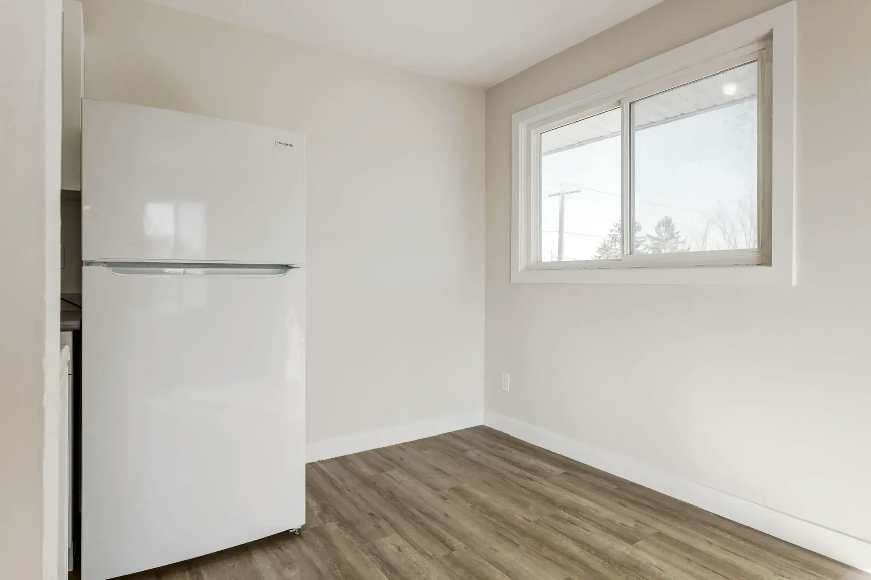 08-11707 80 Street, Edmonton, AB, T5B 2N4 - 8