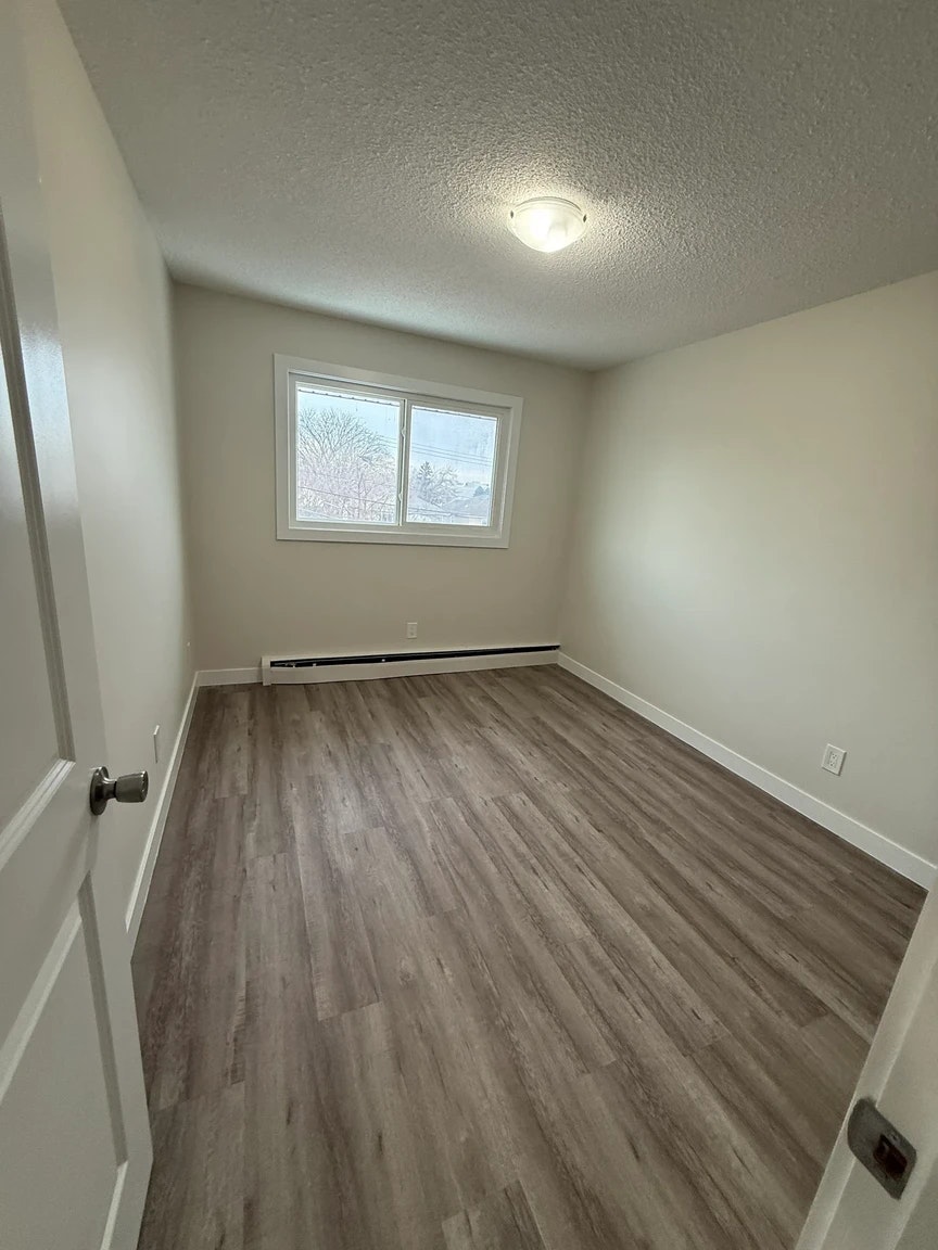 08-11707 80 Street, Edmonton, AB, T5B 2N4 - 34