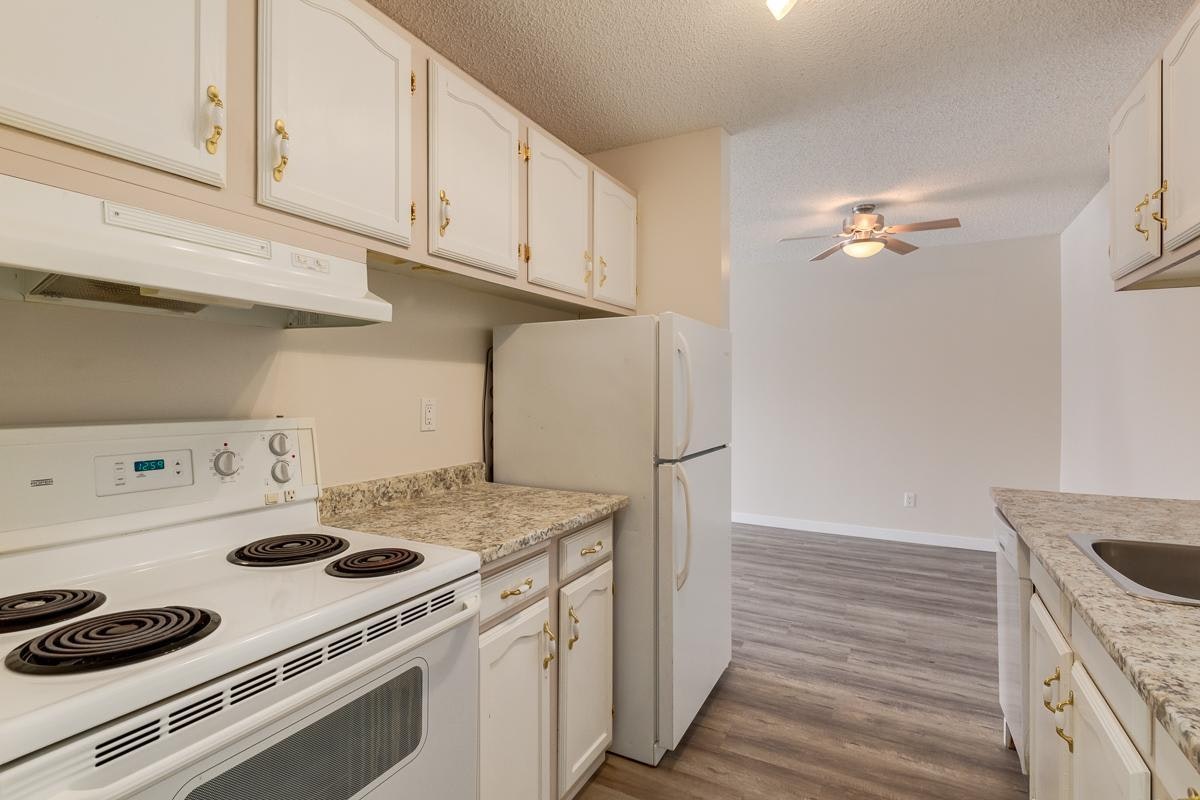 B132-8948 Elbow Drive, Calgary, AB, T2V 0H9 - 2