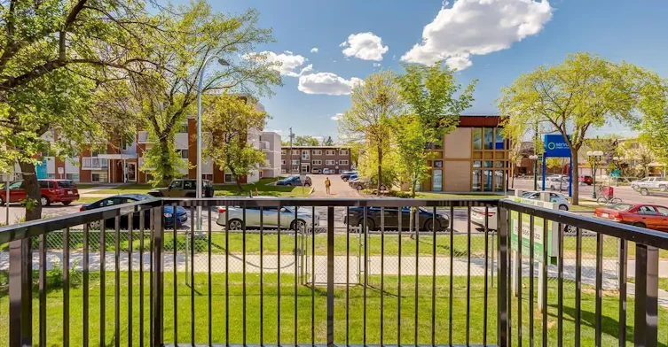 09-10657 103 Street NW, Edmonton, AB, T5H 2V6 - 9