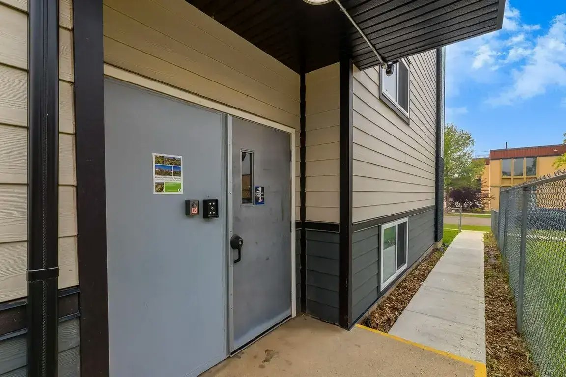 09-10657 103 Street NW, Edmonton, AB, T5H 2V6 - 16